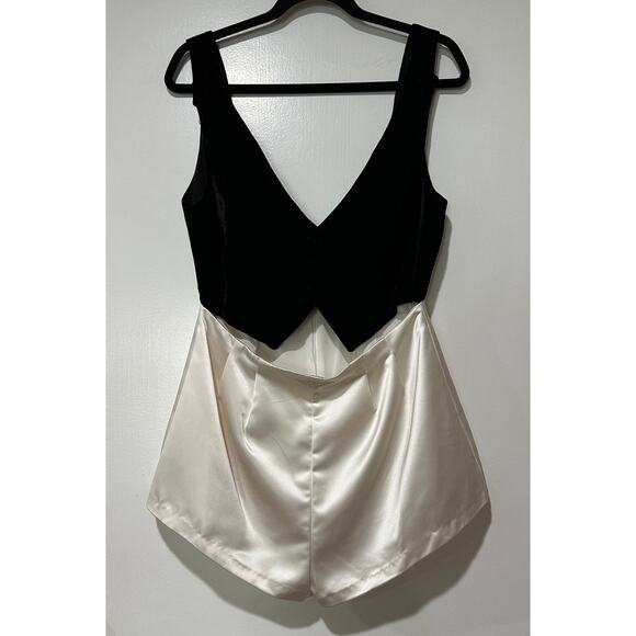 For Love and Lemons Drew Velvet Romper Black White Size Medium NWT Satin Shorts - Picture 2 of 16